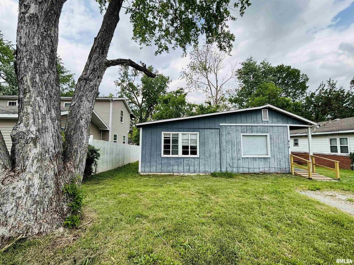 614 W Rigdon St., Carbondale, IL 62901