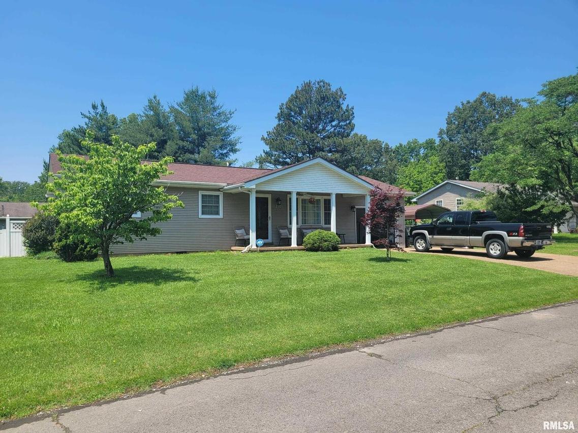 2101 Greenview Dr., Metropolis, IL 62960
