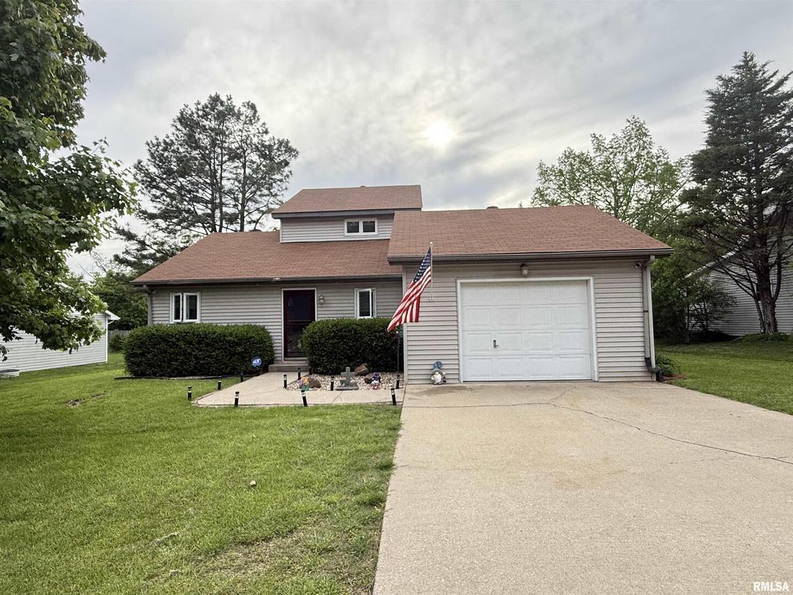 1144 S Morningside Dr., Carbondale, IL 62901