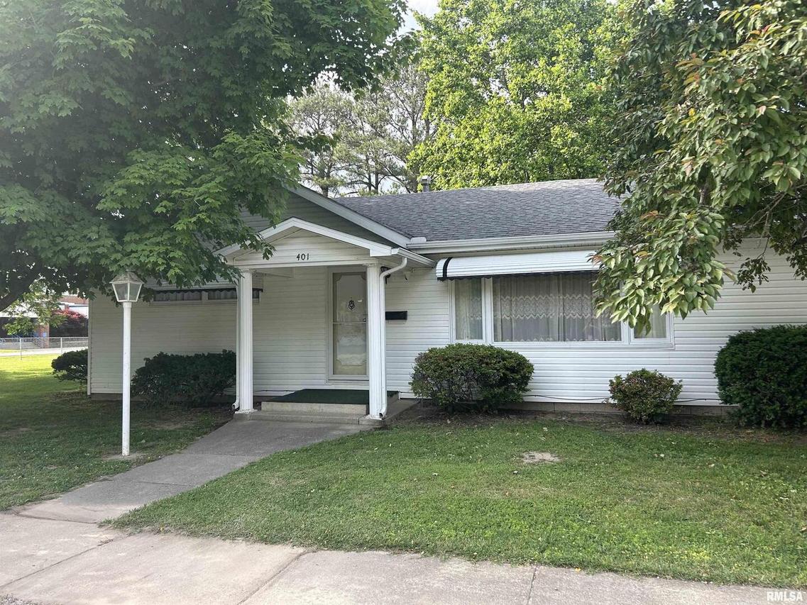 401 W 11th St., Christopher, IL 62822