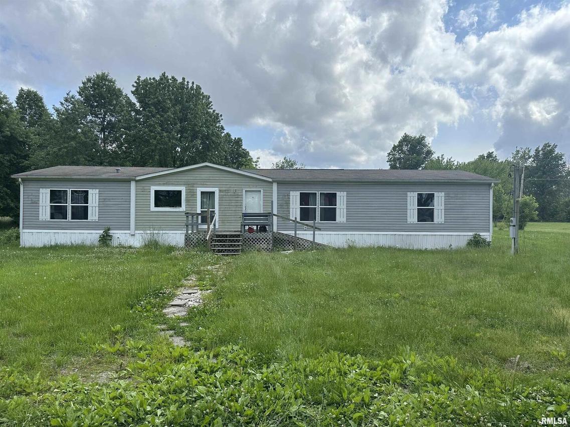 425 W 1st North St., Tamaroa, IL 62888