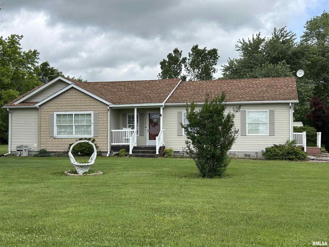 17737 Four Mile Ln., West Frankfort, IL 62896