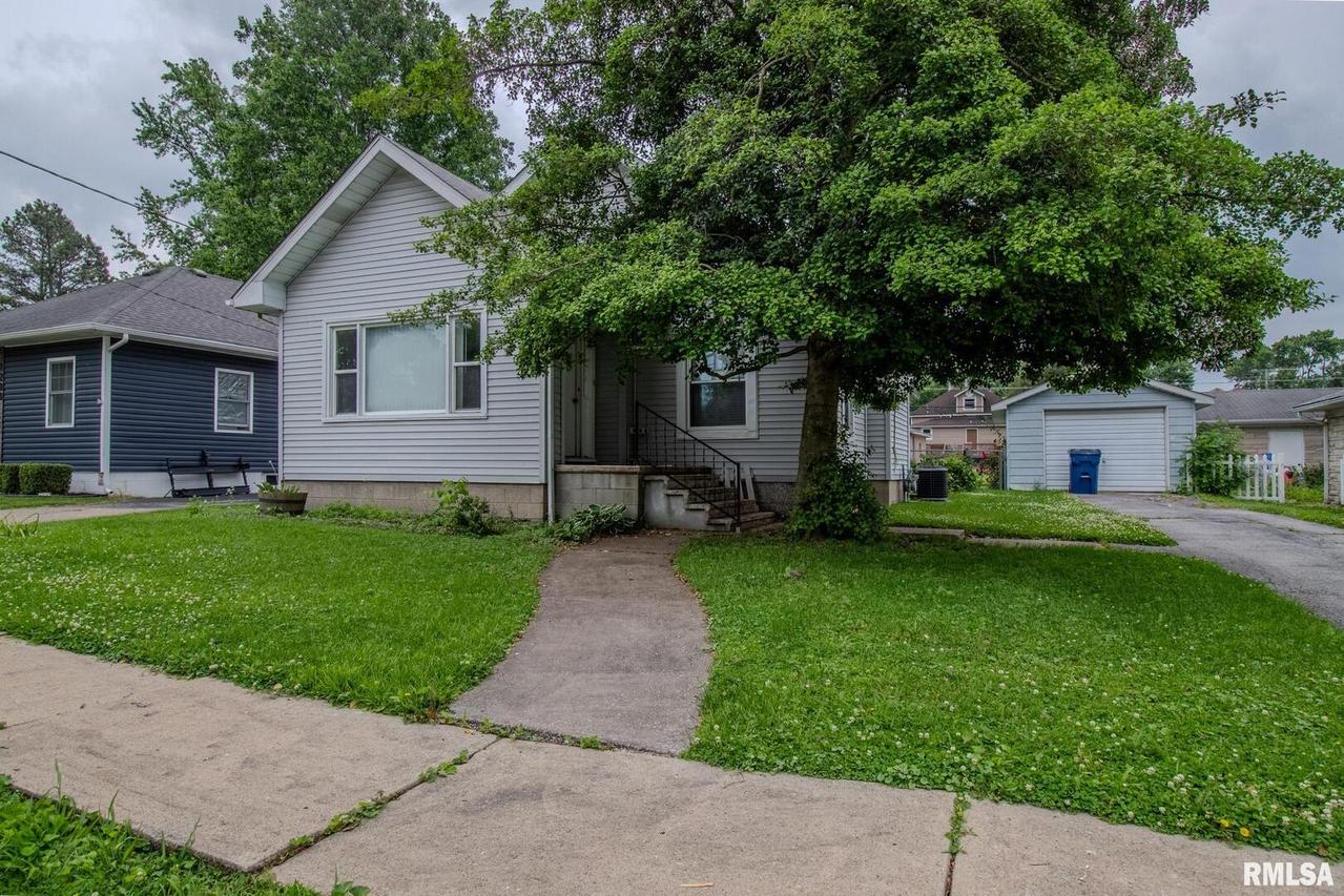 1206 E Oak St., West Frankfort, IL 62896