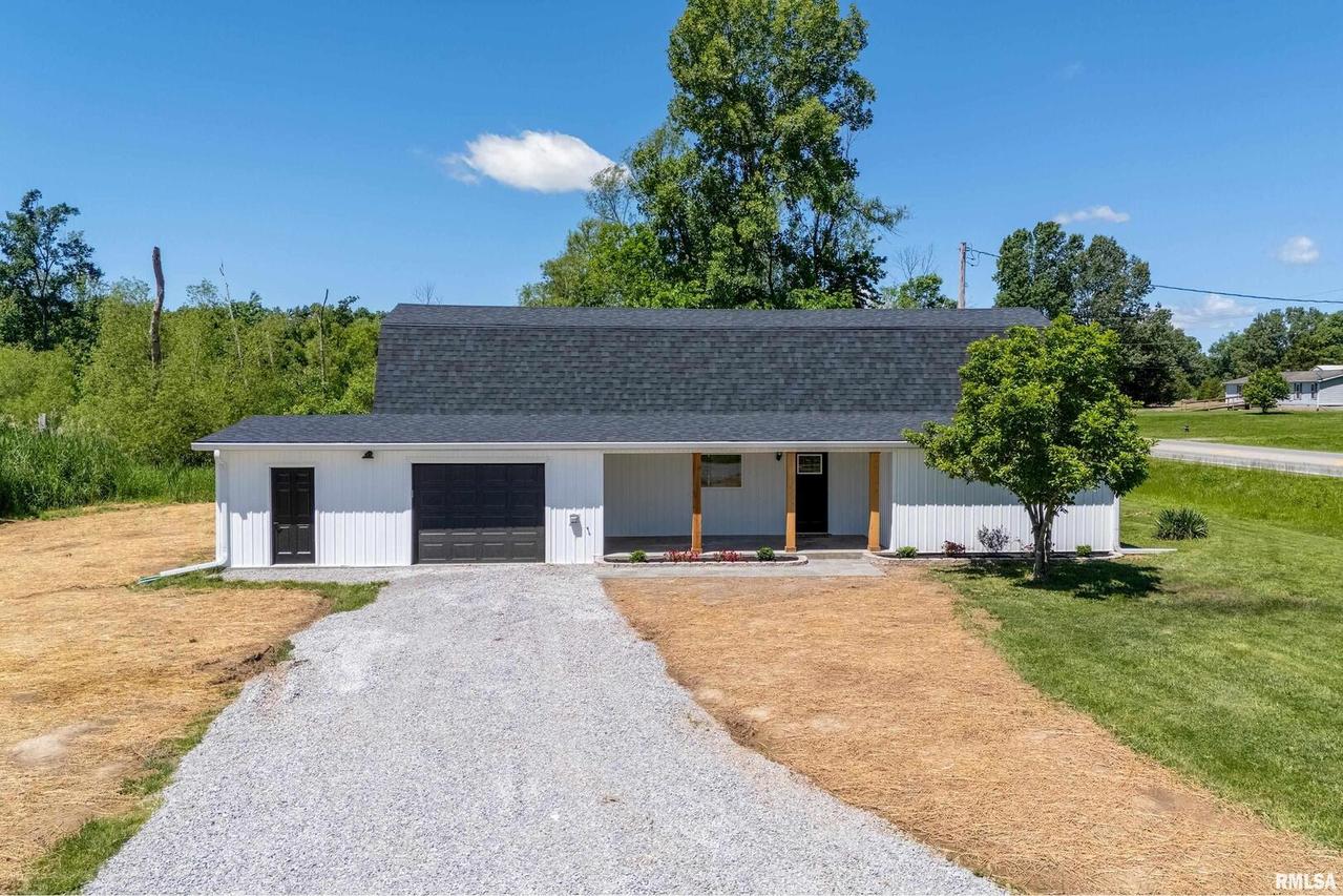 5157 Herrin Rd., Carterville, IL 62918