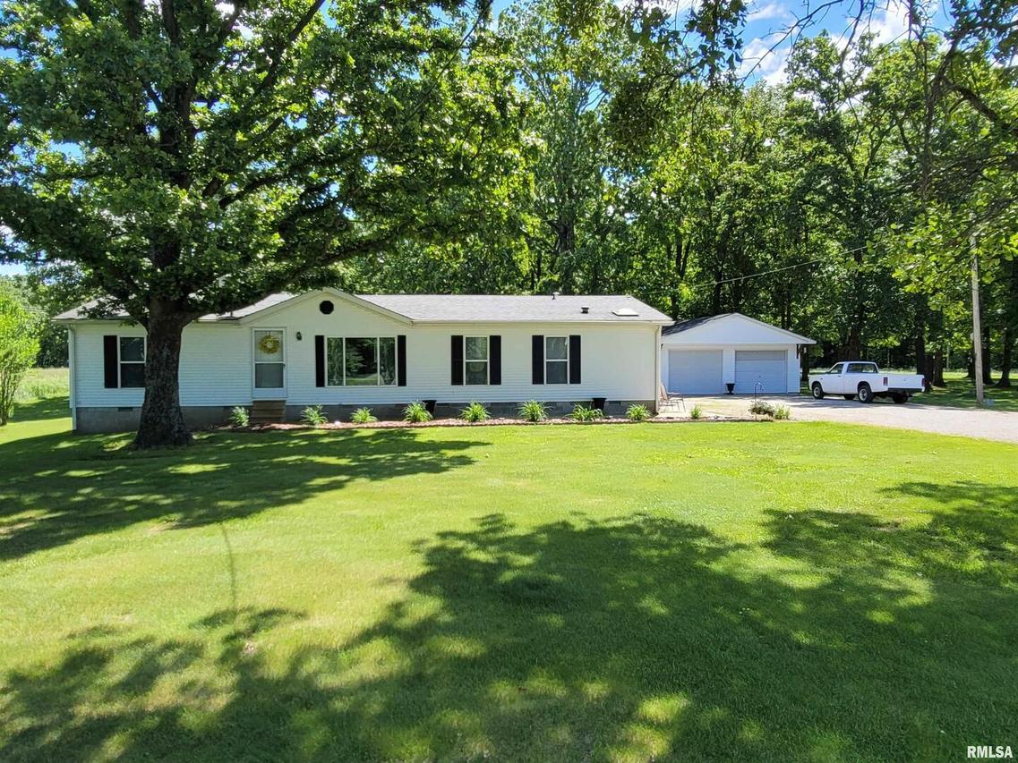 7884 Brimberry Rd., Alma, IL 62807