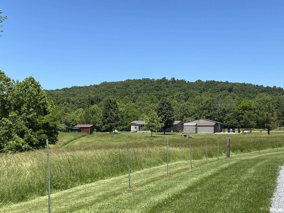 1640 Pleasant Ridge Rd., Vienna, IL