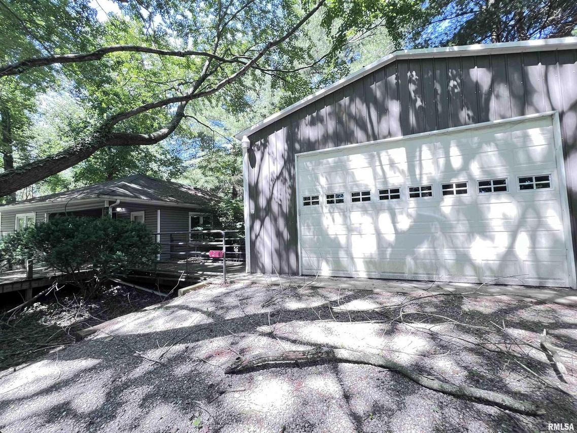 1210 W Jefferson St., Carbondale, IL 62901