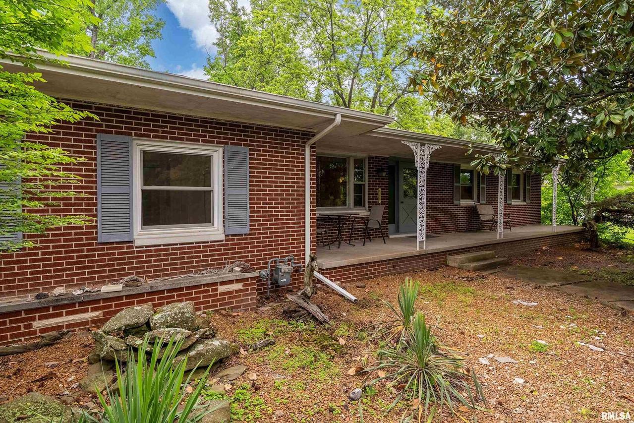 1016 S Giant City Rd., Carbondale, IL 62901