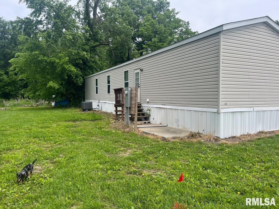 22003 Akin Blacktop, Thompsonville, IL 62890