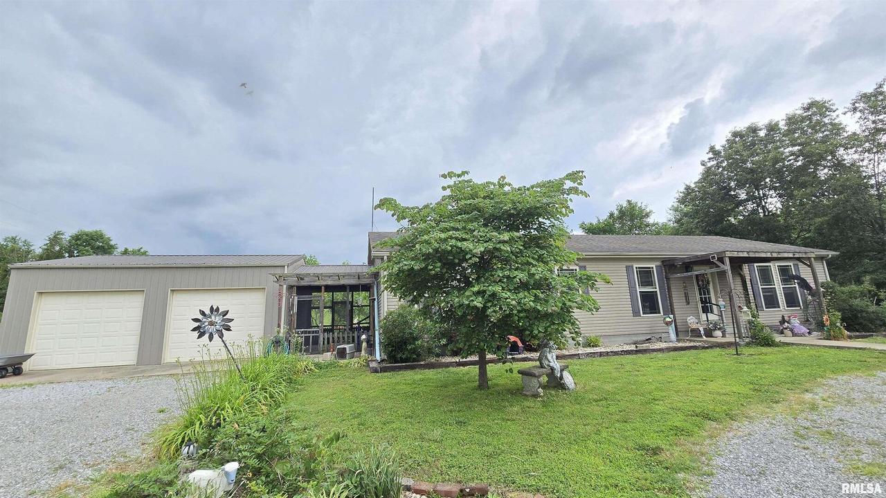 1065 Brushy Creek Church Rd., Galatia, IL