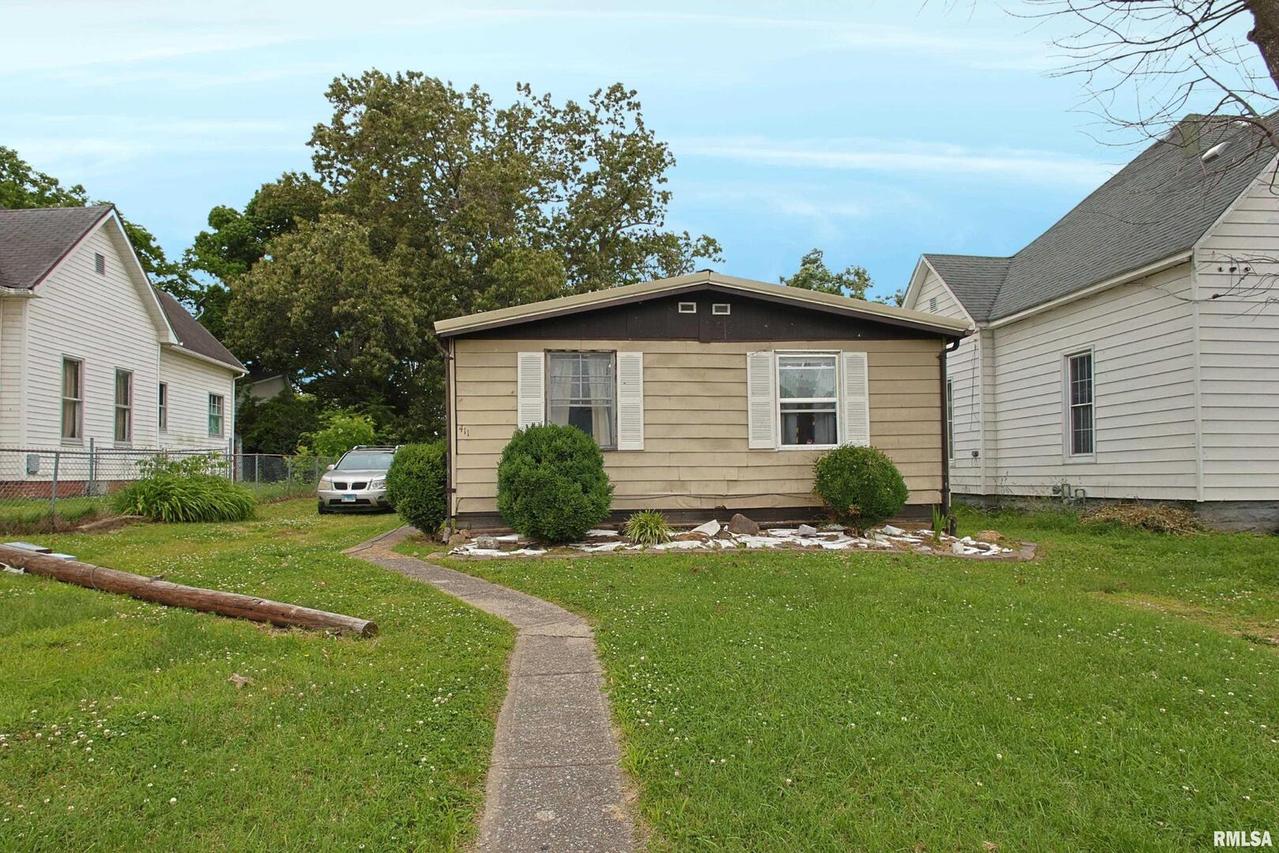 411 N Main St., Harrisburg, IL 62946