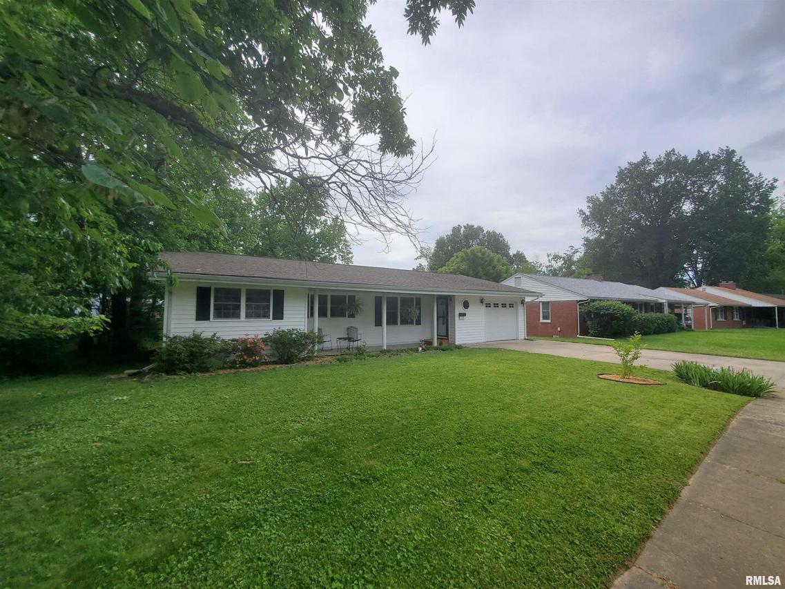 614 S Skyline Dr., Carbondale, IL 62901