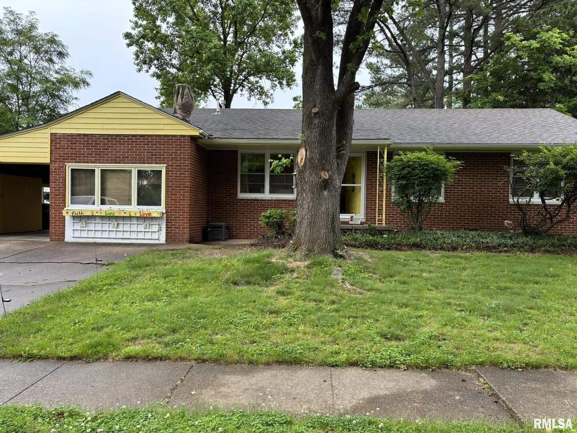 507 S Dixon Ave., Carbondale, IL 62901