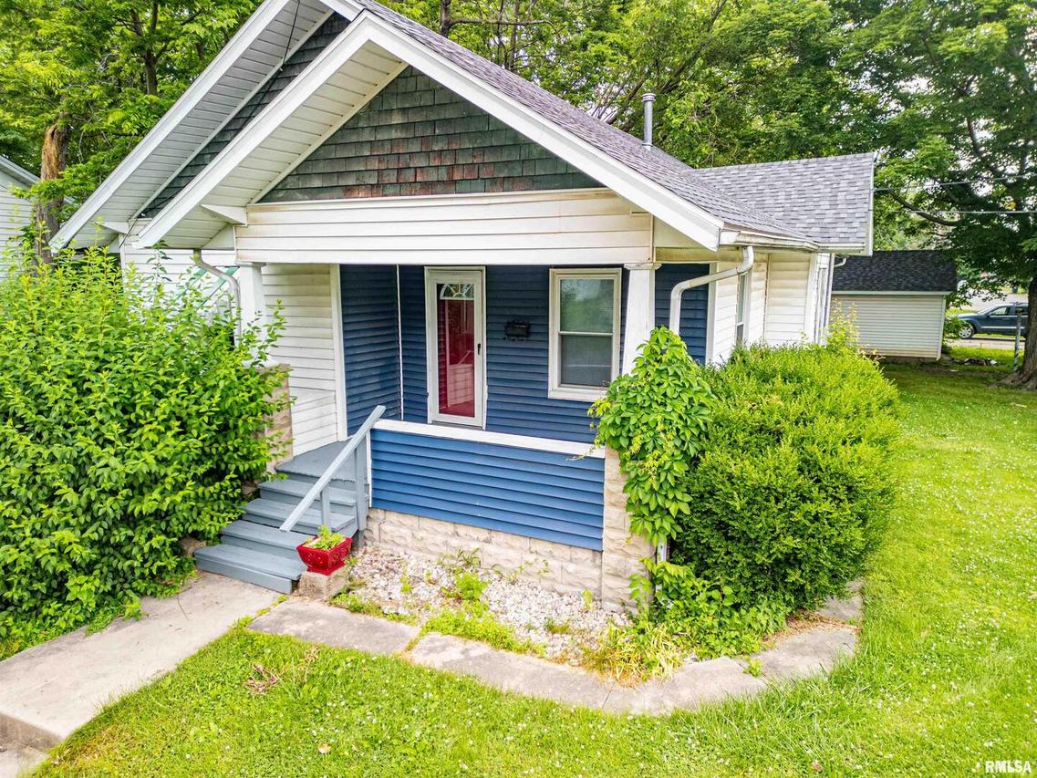 420 S Maple St., Salem, IL 62881