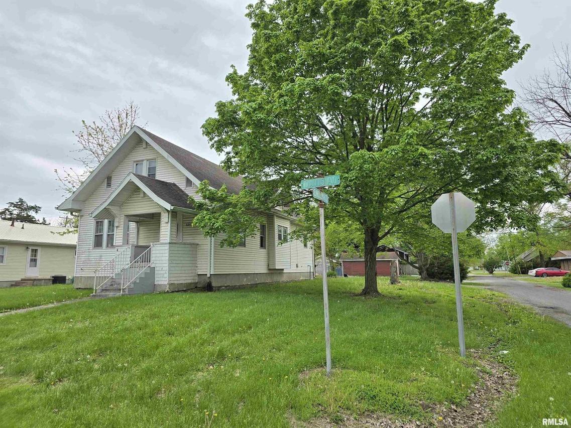 1201 E Noleman St., Centralia, IL 62801