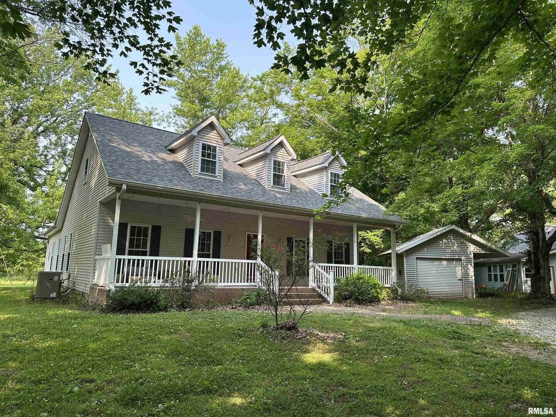 545 Creekside Ln., Desoto, IL 62924