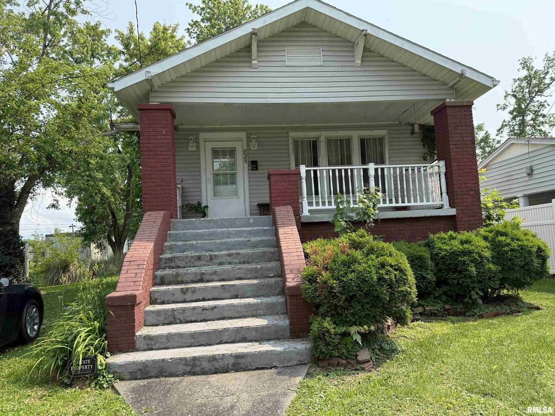 825 W Sloan St., Harrisburg, IL 62946