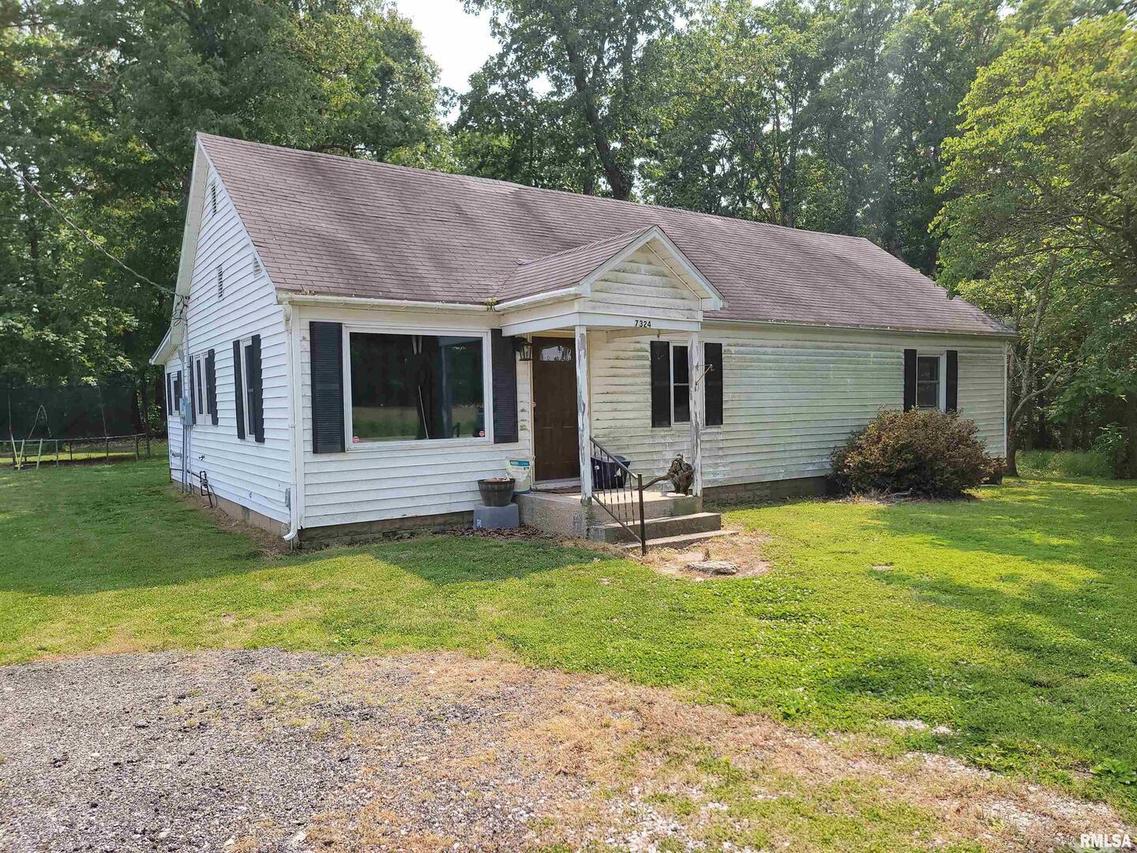 7324 State Route 161 Extension, Iuka, IL 62849