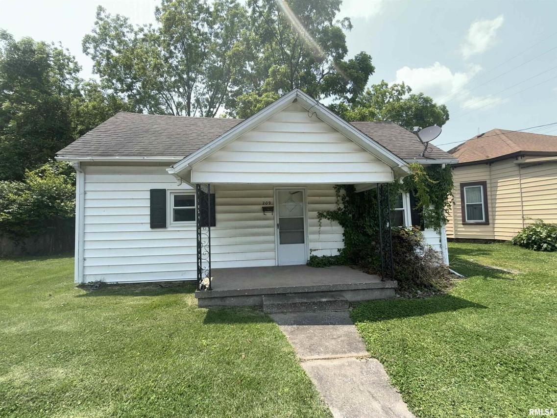 209 N Olive St., Carterville, IL 62918