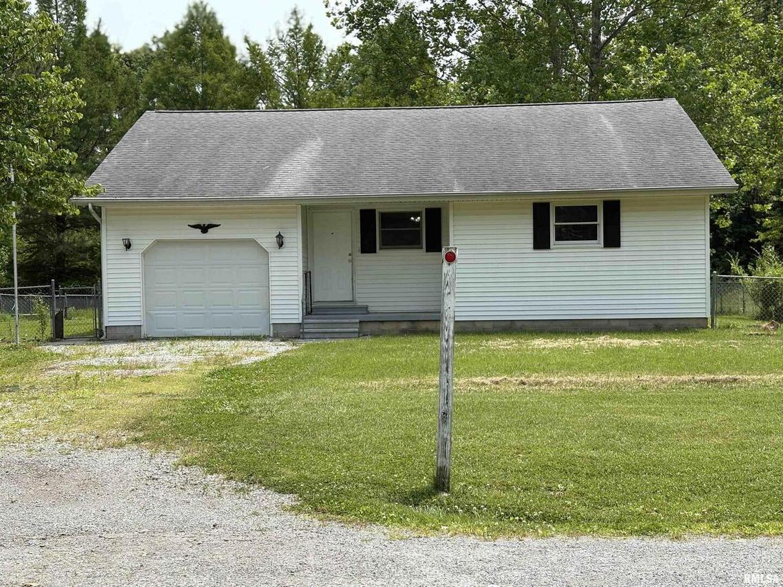 9462 Stanley Ln., Marion, IL 62959