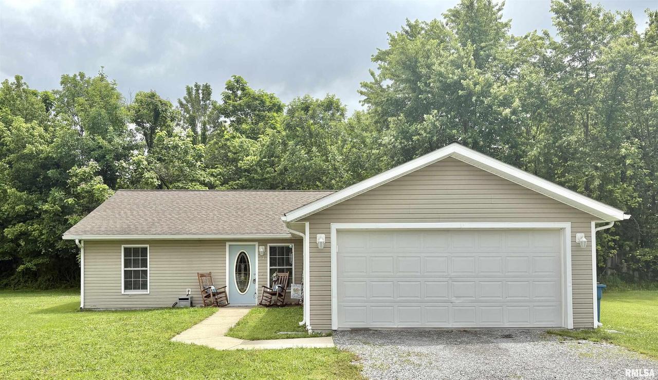 112 Townhouse Dr., Carterville, IL 62918