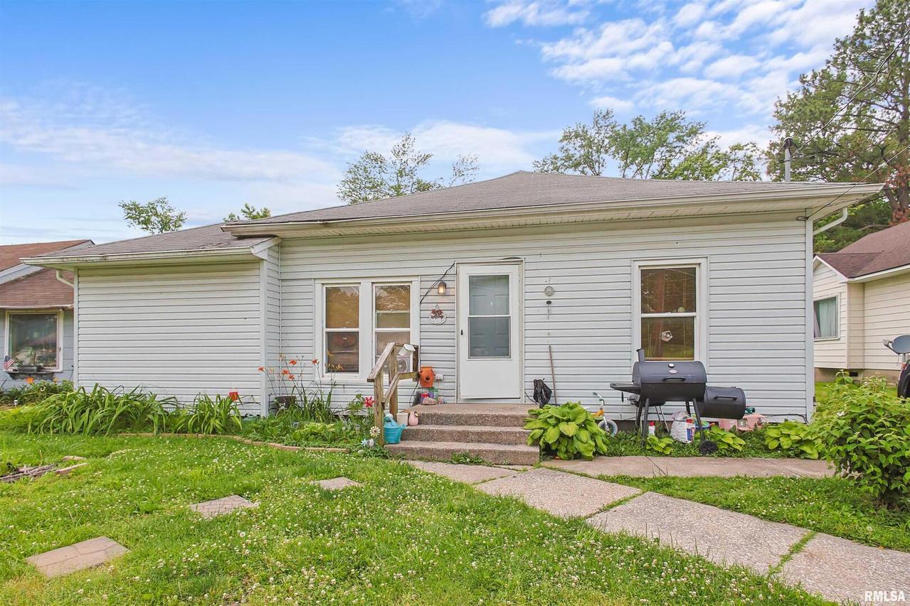 512 S Cherry St., West Frankfort, IL 62896