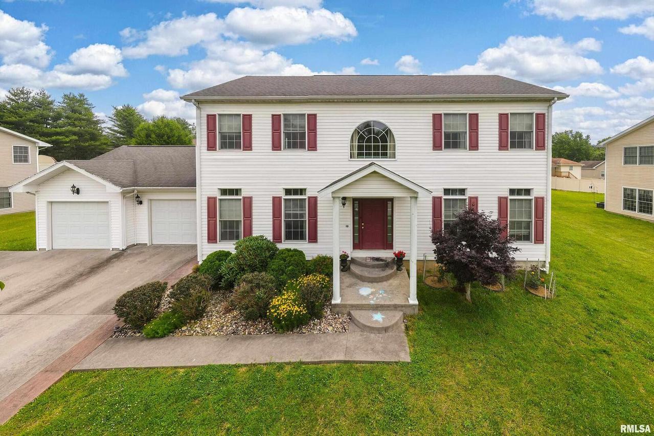 109 S Greg Ln., Carbondale, IL 62901