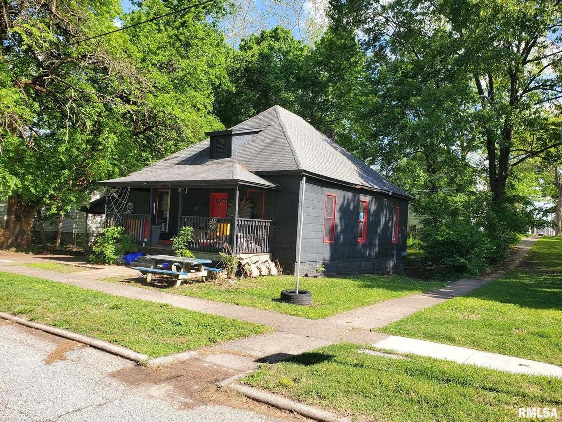 407 W Elm St., Carbondale, IL 62901