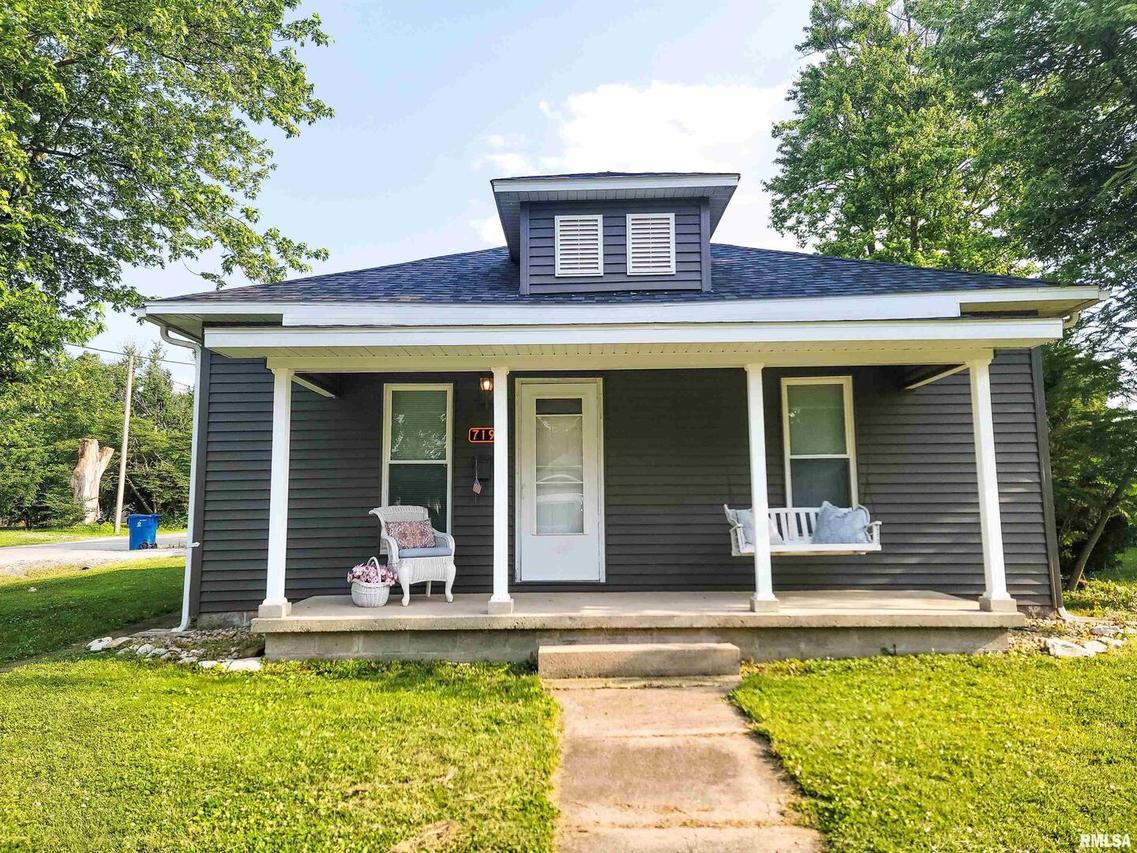 719 E Cherry St., Olney, IL 62450