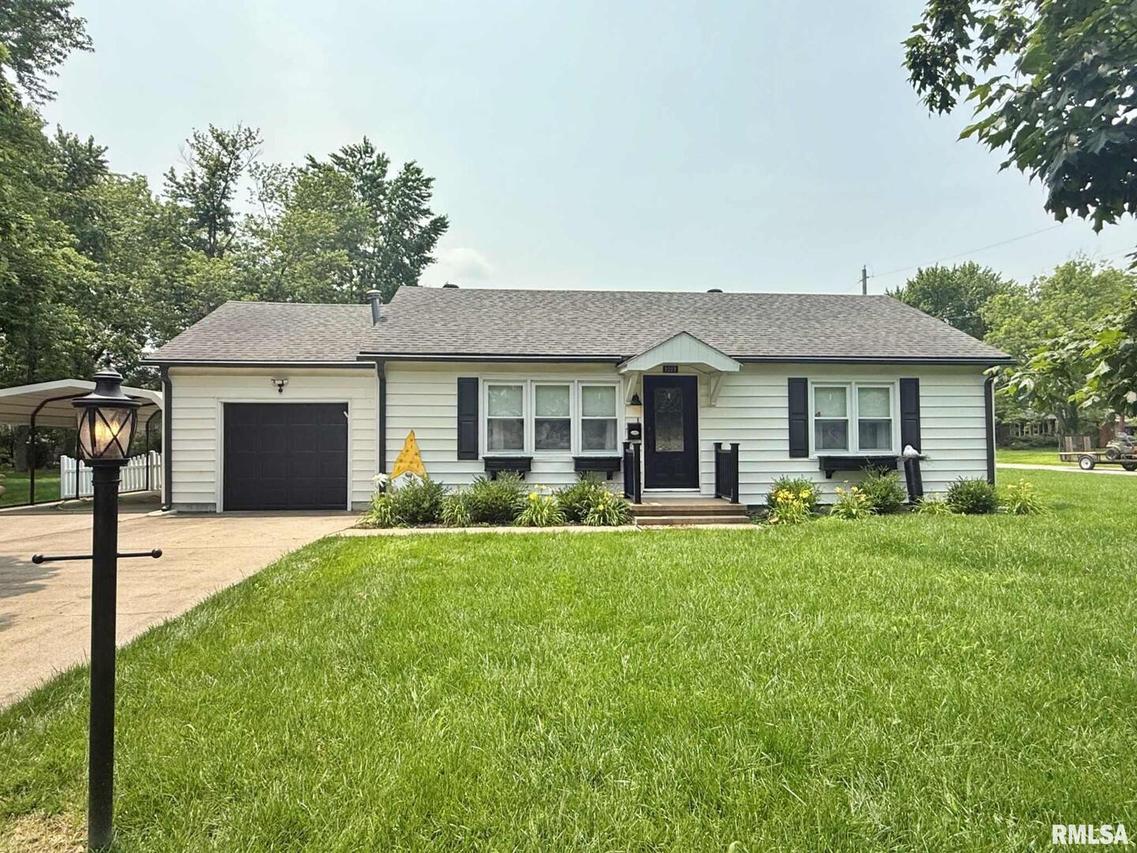 2223 North Ave., Metropolis, IL 62960