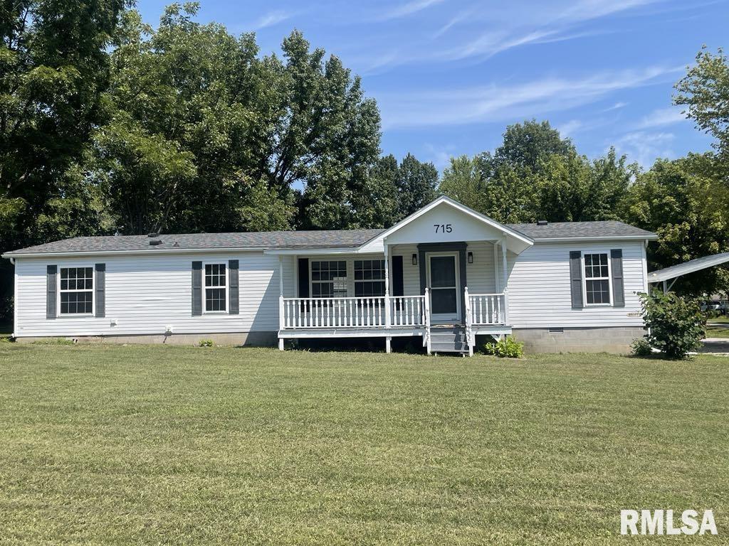 715 Wastena St., Benton, IL 62812