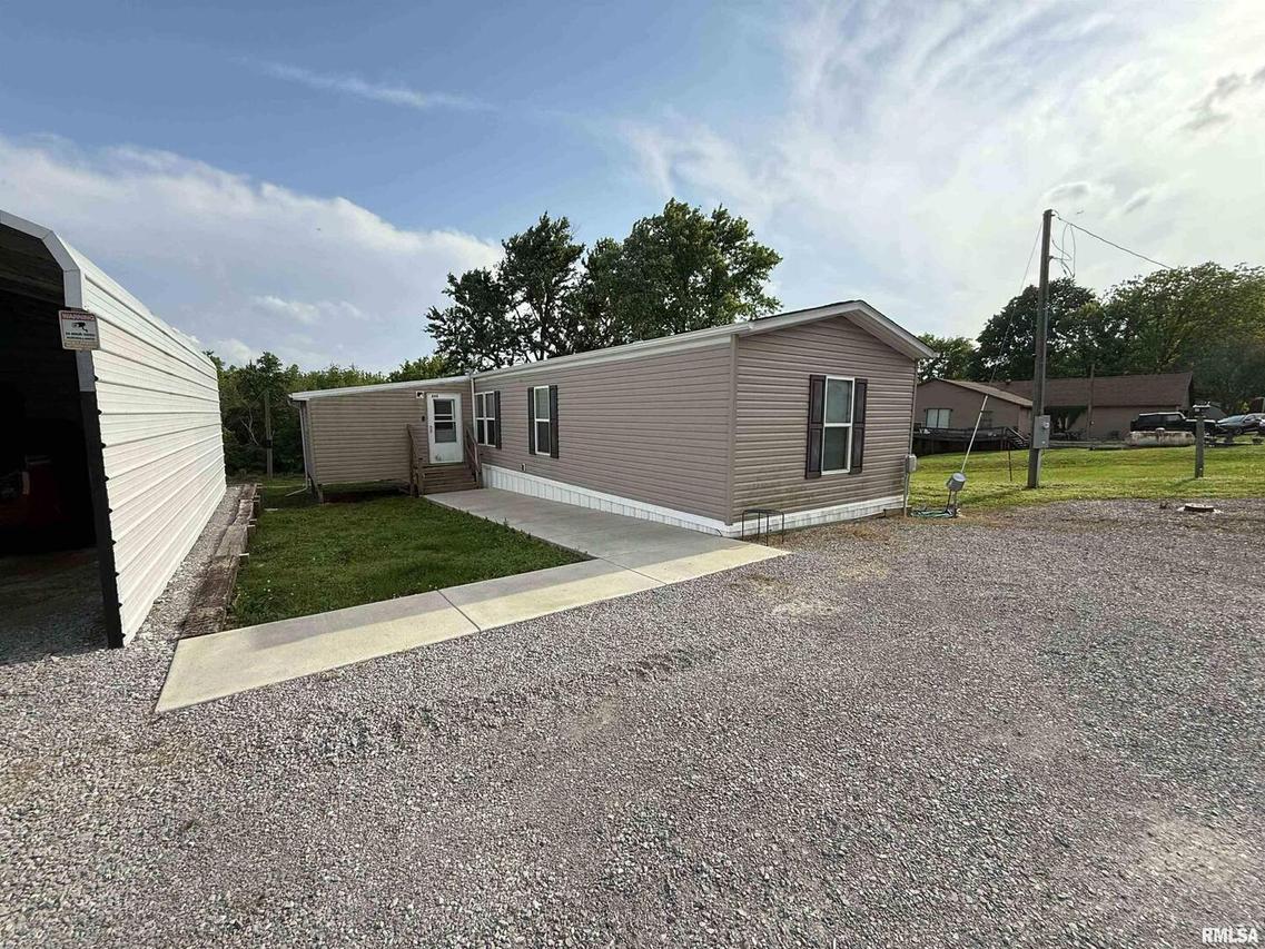 255 Main St., Simpson, IL 62985