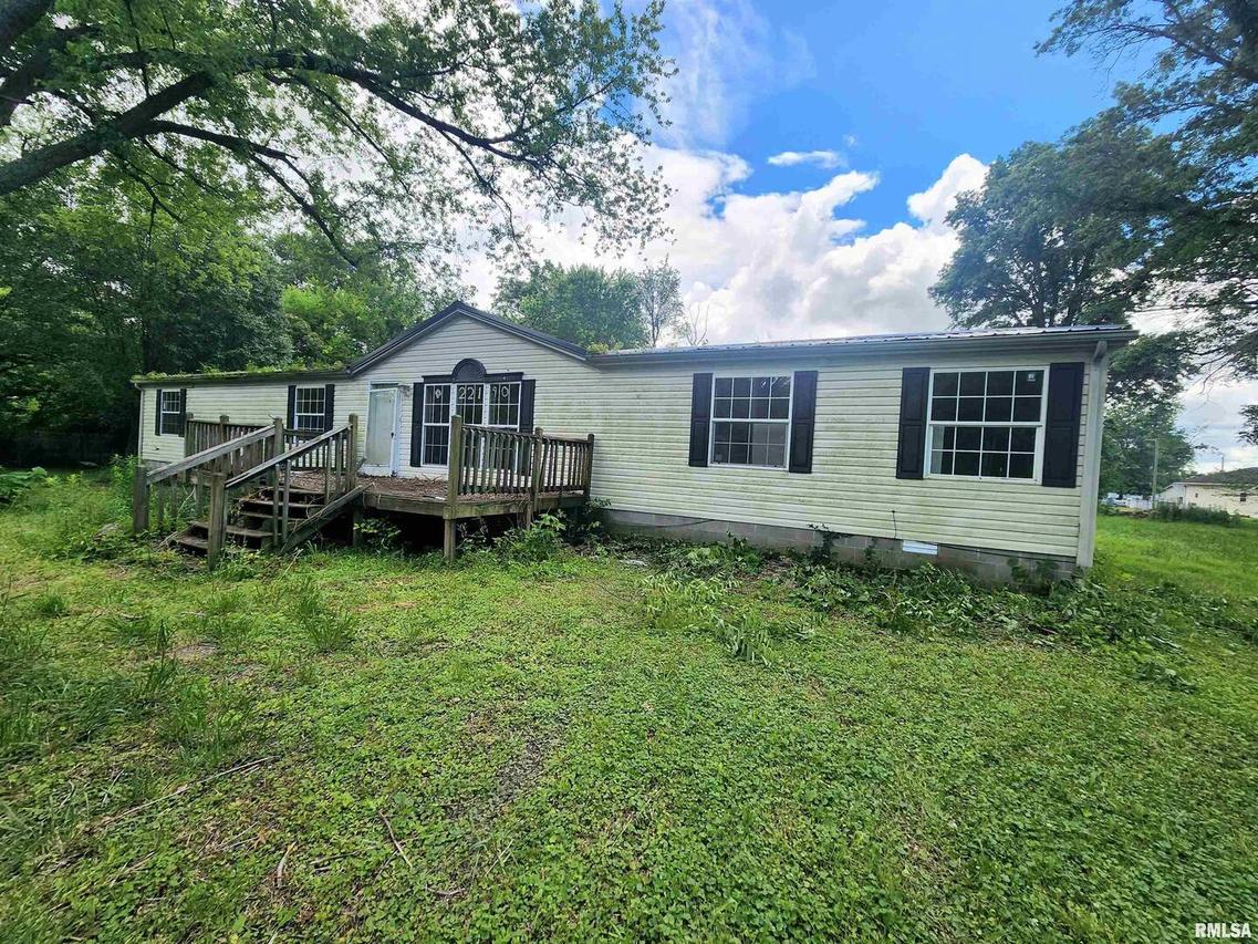 22194 Black St., Akin, IL