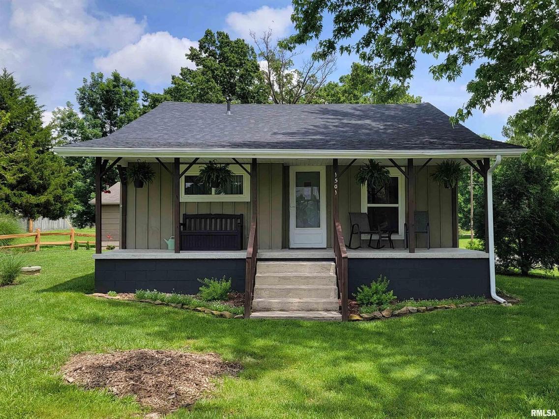 1501 Follis Ave., Johnston City, IL 62951