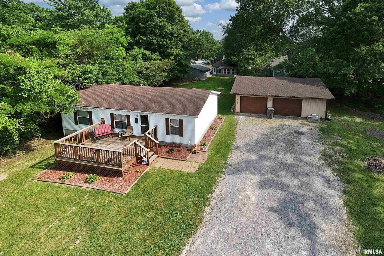 605 Missouri Ave., Carterville, IL 62918