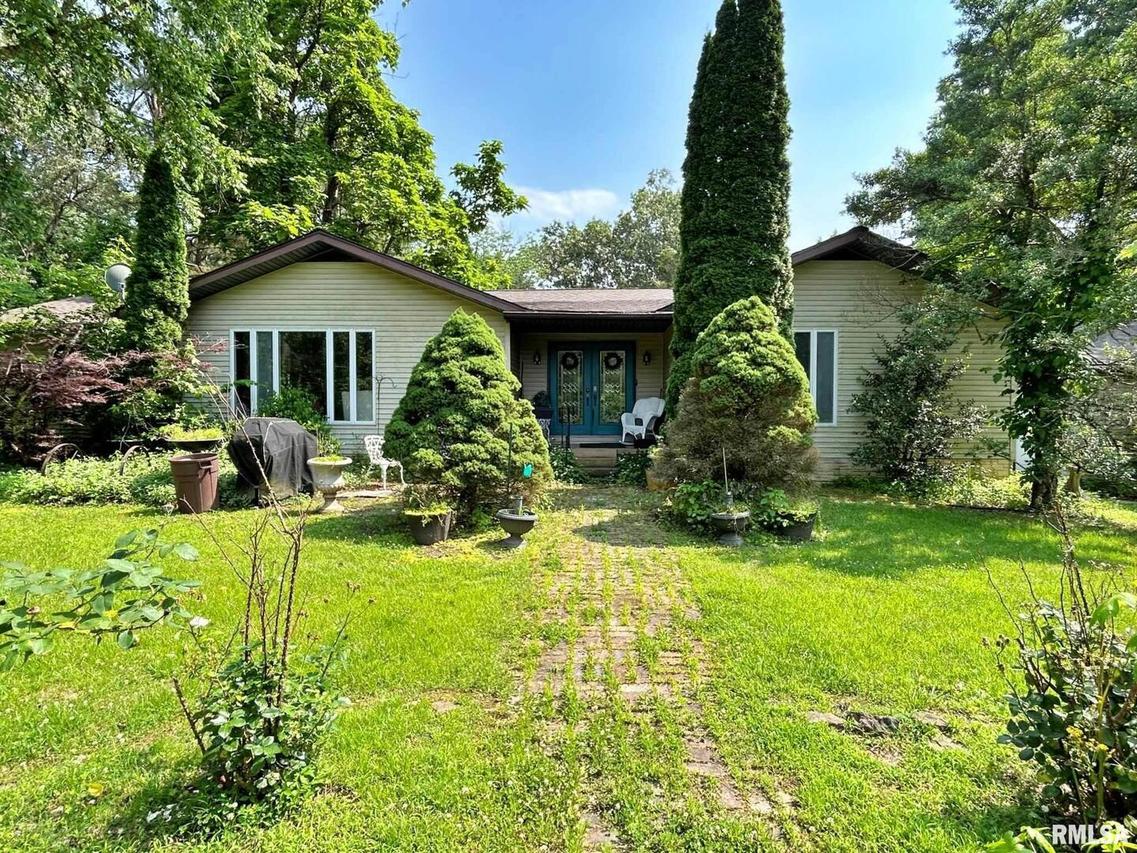 27 Grasty Rd Rd., Golconda, IL 62938