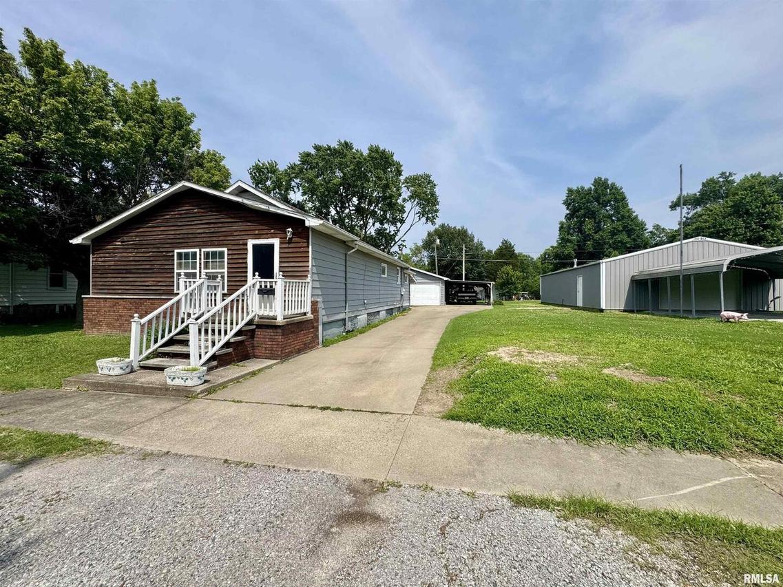 606 N Orchard St., West Frankfort, IL 62896