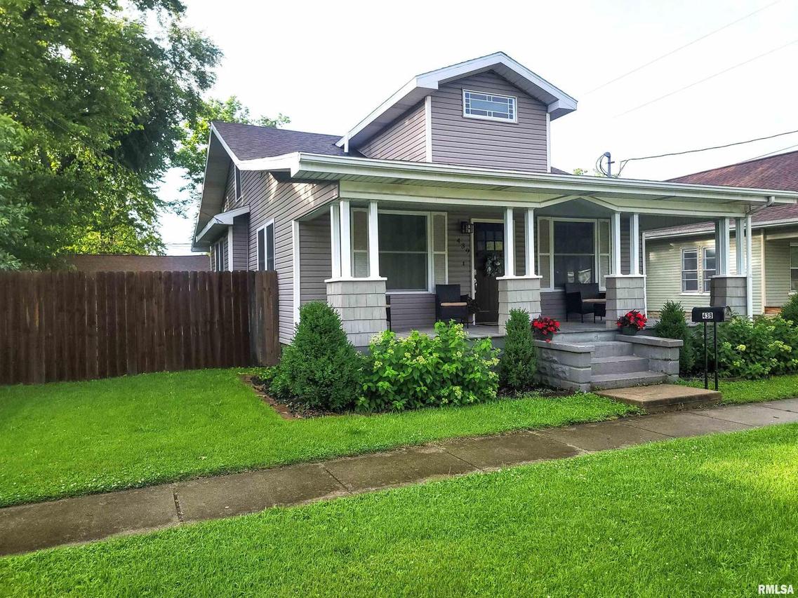 439 E North Ave., Flora, IL 62839