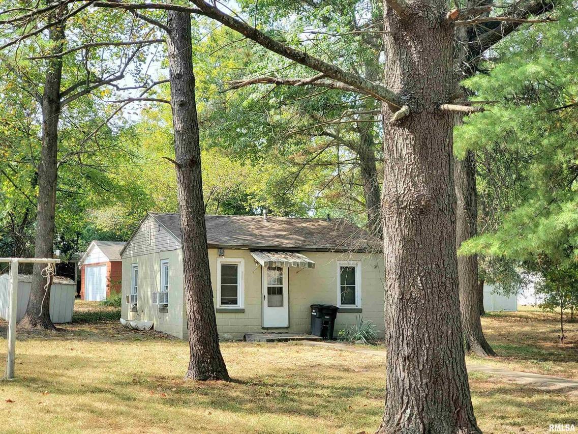 506 N Almond St., Carbondale, IL 62901