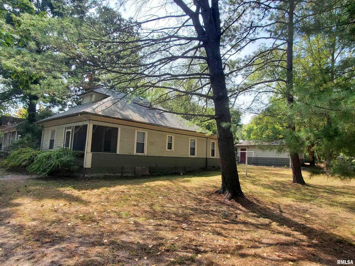 504 N Almond St St., Carbondale, IL 62901