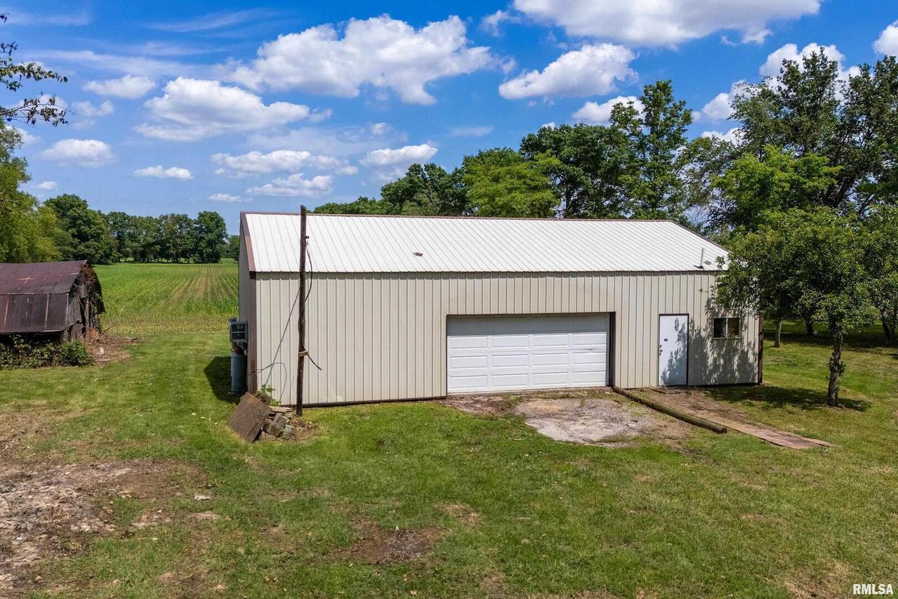 18640 Mount Zion Rd., Benton, IL 62812