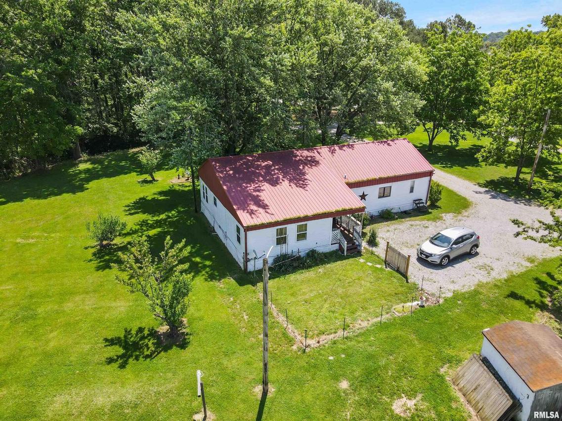 735 Sharp Rd., Anna, IL 62906