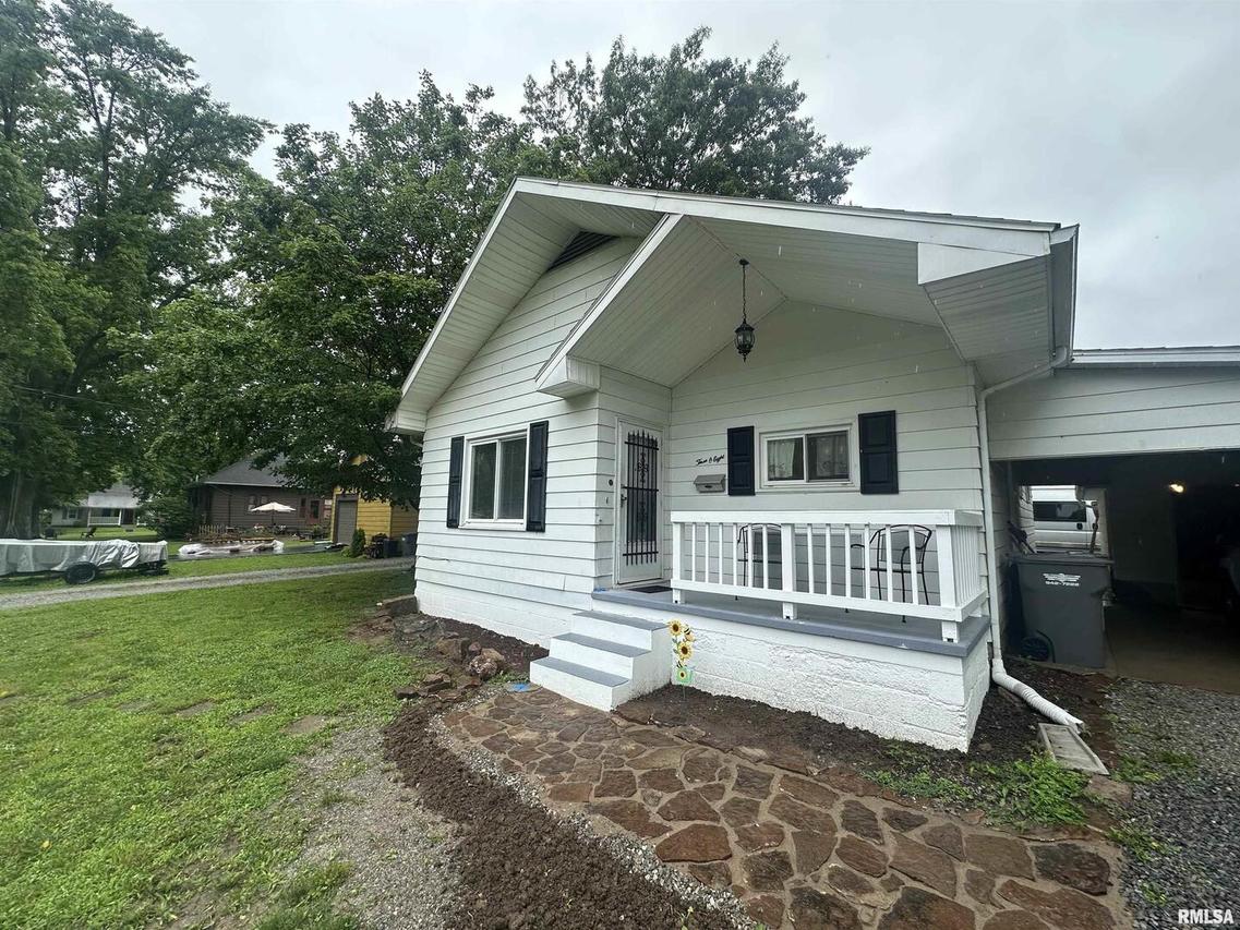 308 Blossom St., Carterville, IL 62918