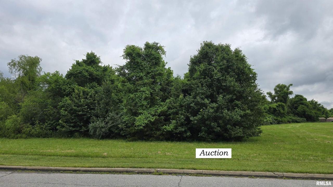 E Mall Dr., Carbondale, IL 62901