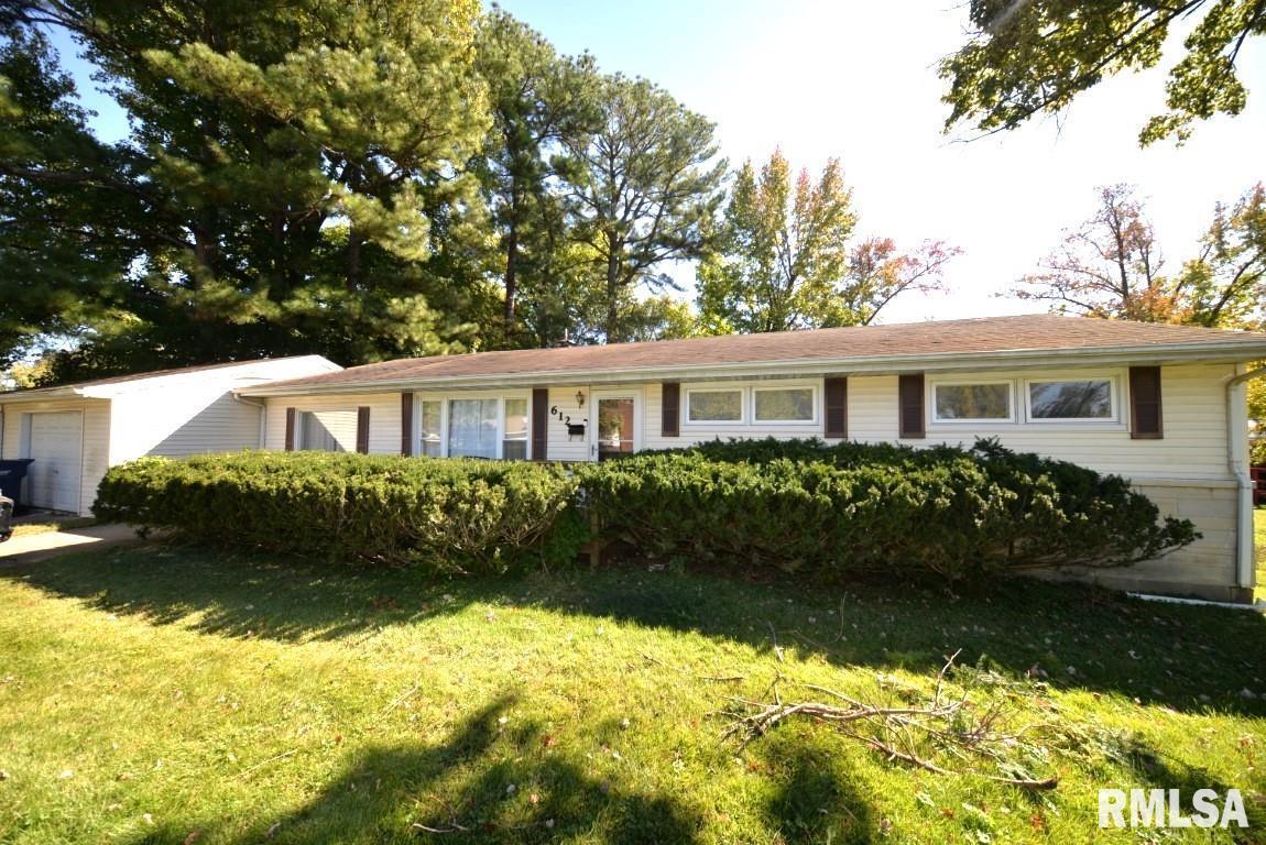 612 Strawberry Ln., Mt Vernon, IL 62864