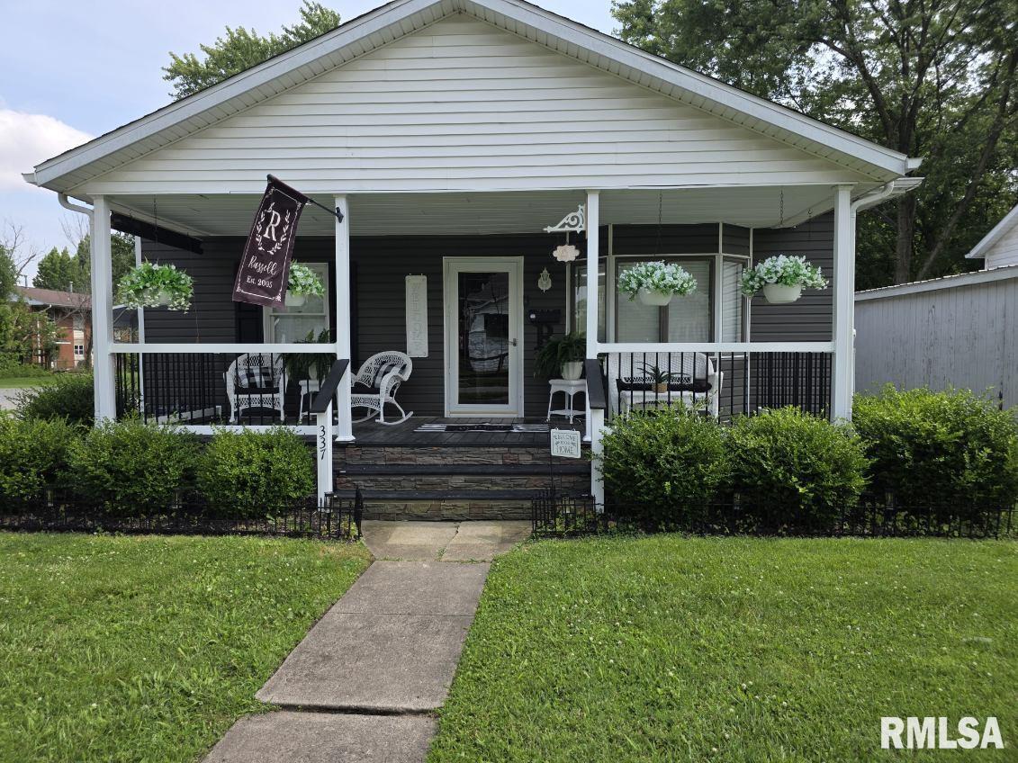 337 E Franklin St., Duquoin, IL 62832