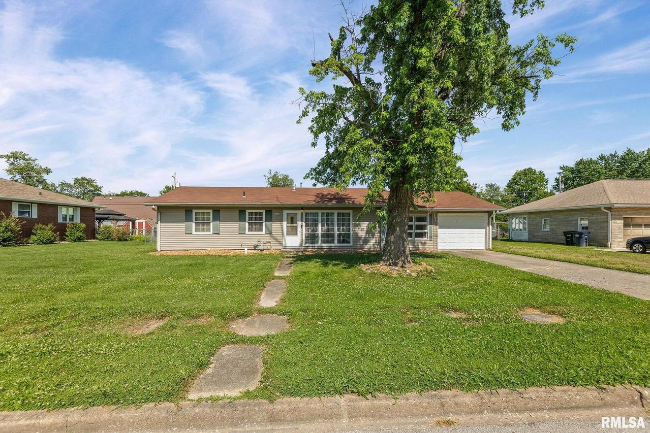 326 N Indiana St., Salem, IL 62881