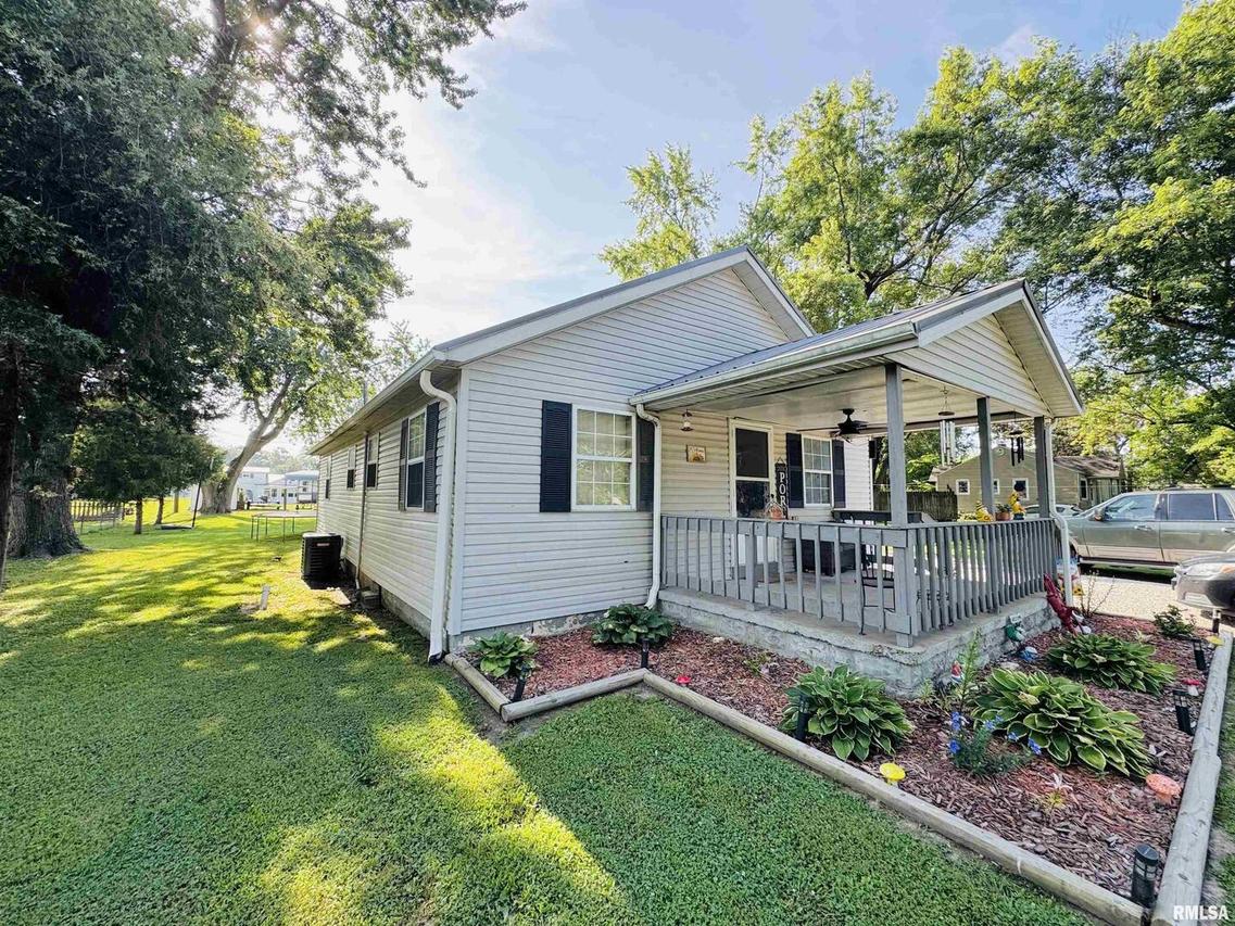 410 S Merritt St., Odin, IL 62870