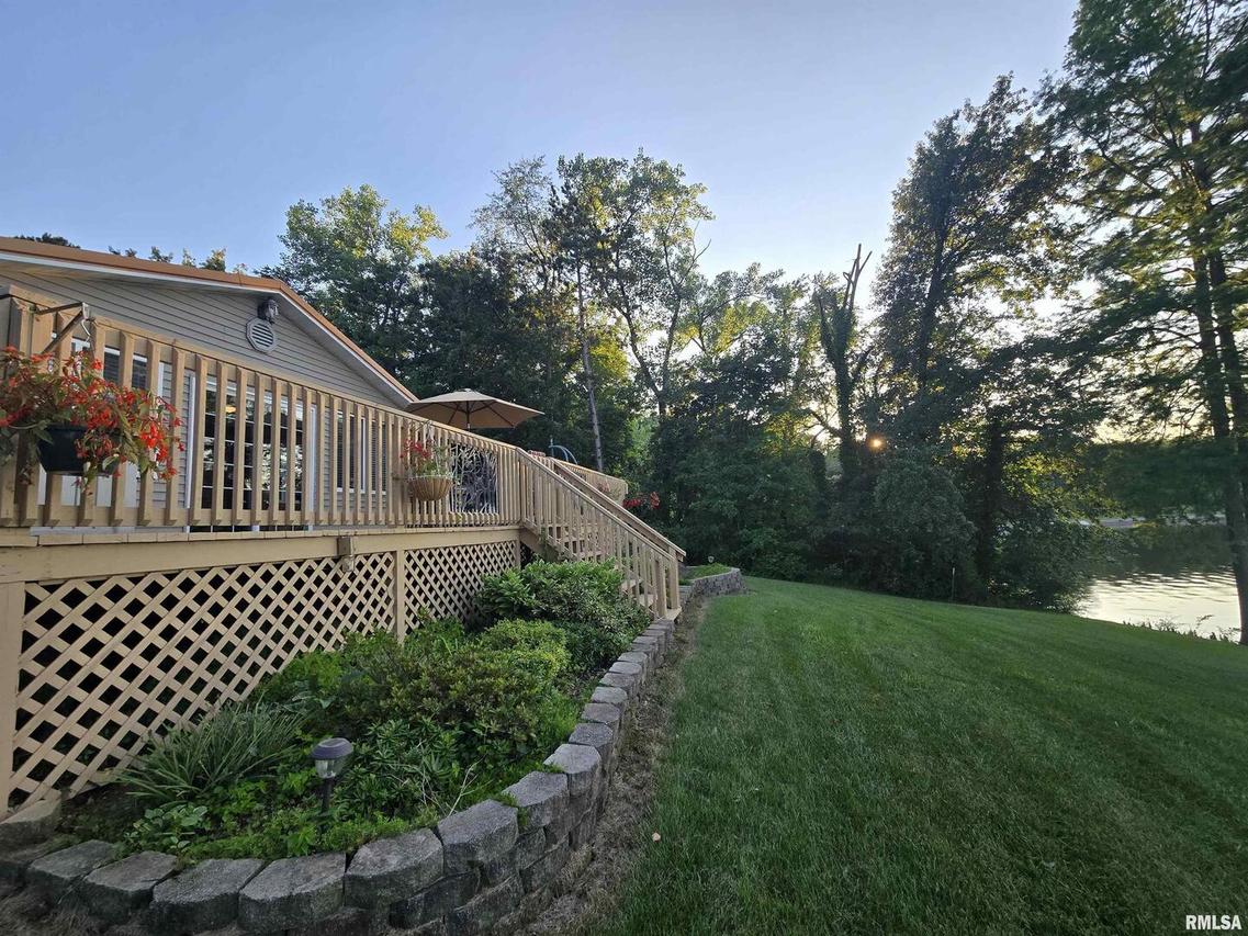 1640 Club House Rd., Centralia, IL 62801