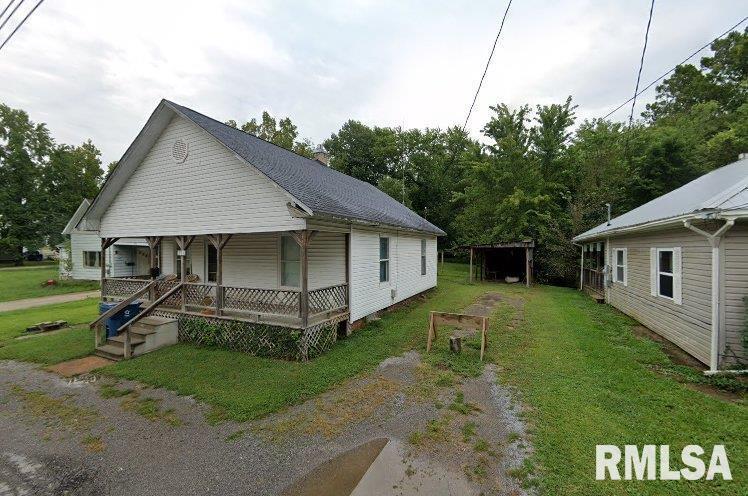 211 Washington Ave., Johnston City, IL 62951